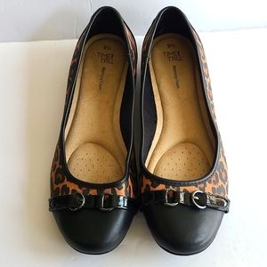 Time&Tru 9.5 Black Brown  TanCheetah animal print buckle front flats shoes